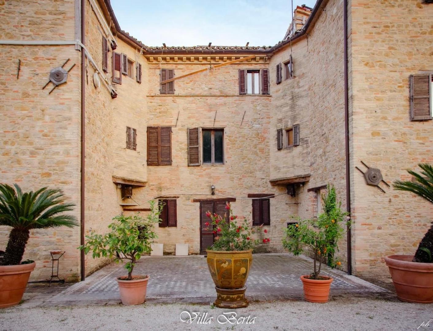 Resort Restaurant Villa Berta San Severino Marche Zewnętrze zdjęcie